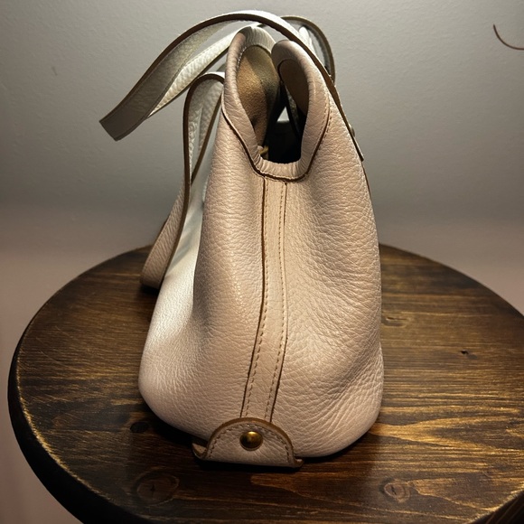 EUC Authentic Salvatore Ferragamo Vera shoulder bag - Picture 4 of 12